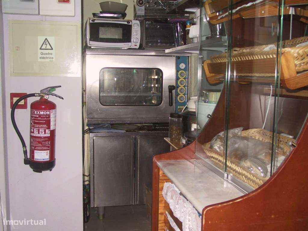 Café, Snack e Charcutaria, com dois pisos, alvará de snack bar e ve... - Grande imagem: 5/16
