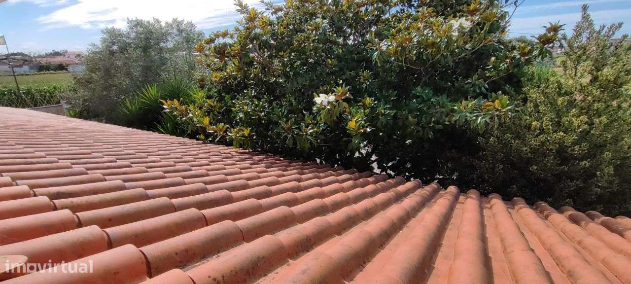 Moradia com 6 quartos, piscina e  Quinta envolvente em FEBRES-25