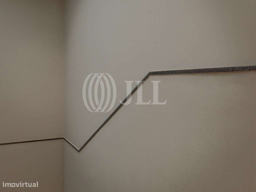 Apartamento T4 com varanda e garagem nas Antas Porto-28