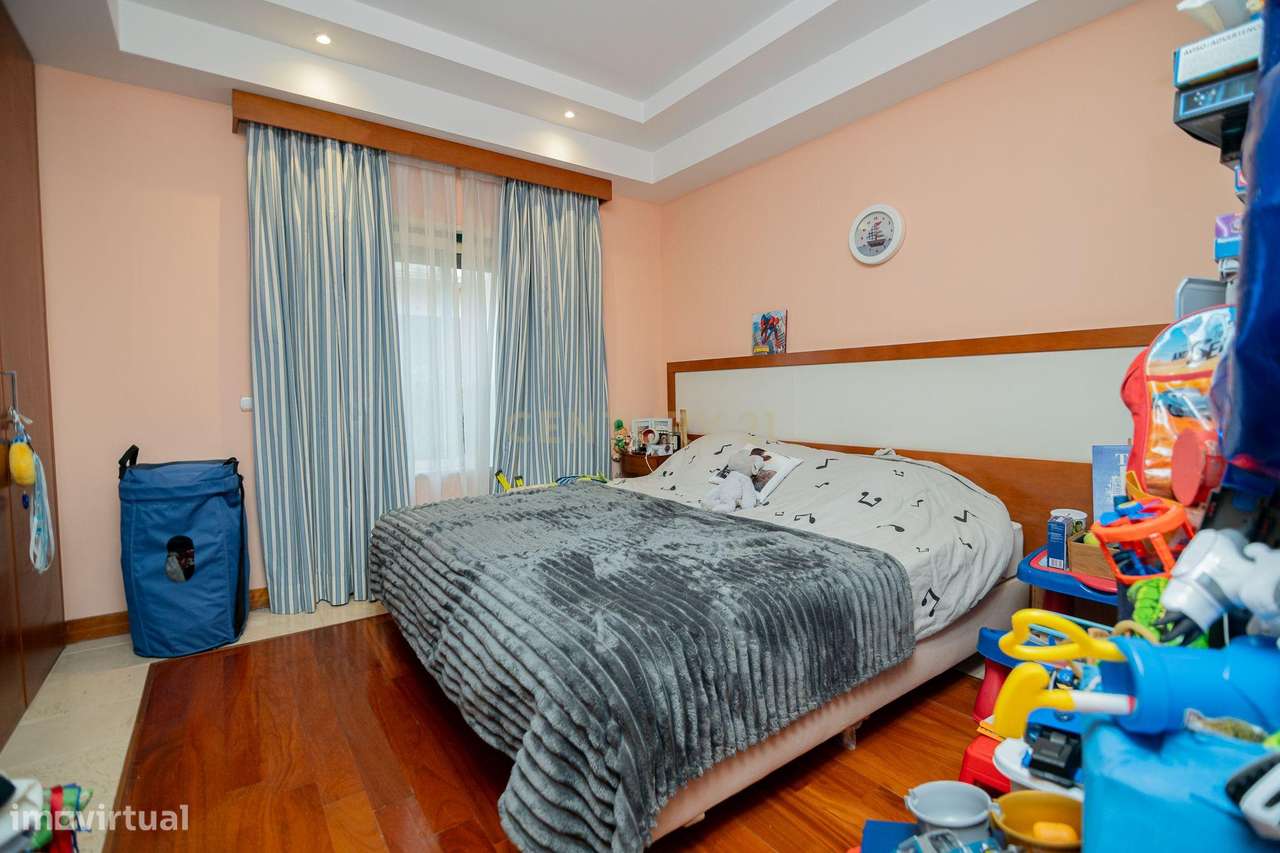 FABULOSO APARTAMENTO DE LUXO T2 DE GRANDES DIMENSÕES COM 2 LUGARES DE-26