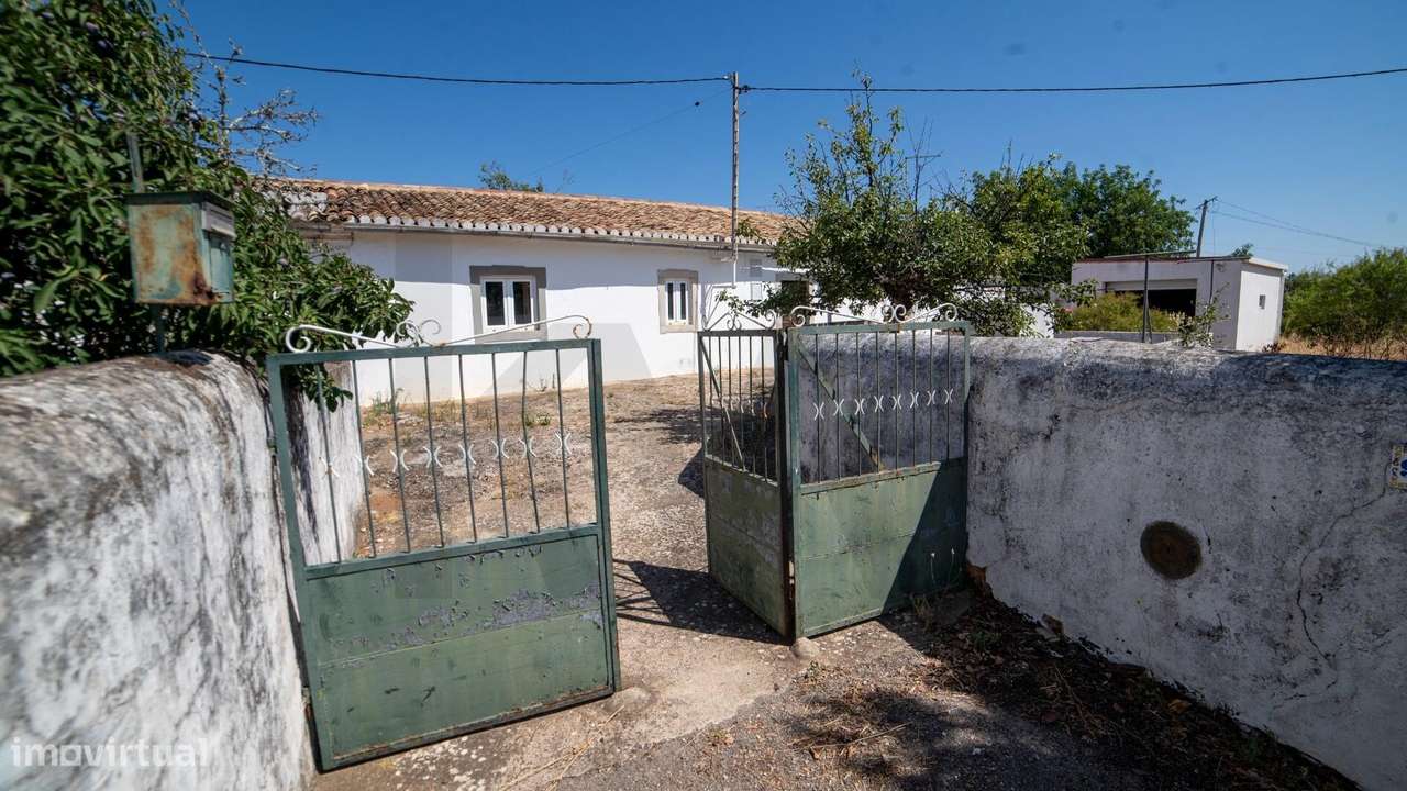 Oportunidade Única: Moradia de 265m2 com Amplo Terreno em S. Brás de A - Grande imagem: 4/41