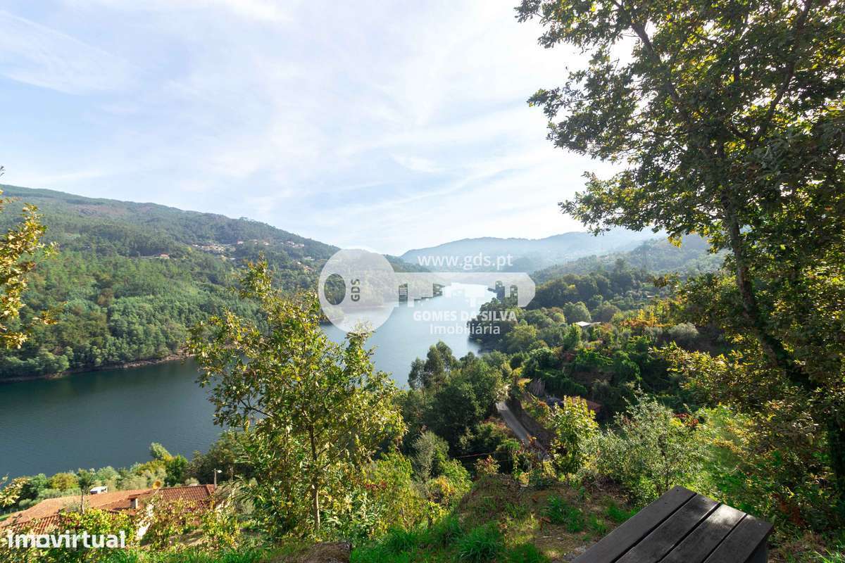 Moradia T3 com 1383m2 em Pandozes, Parada de Bouro Vieira do Minho - Grande imagem: 2/25