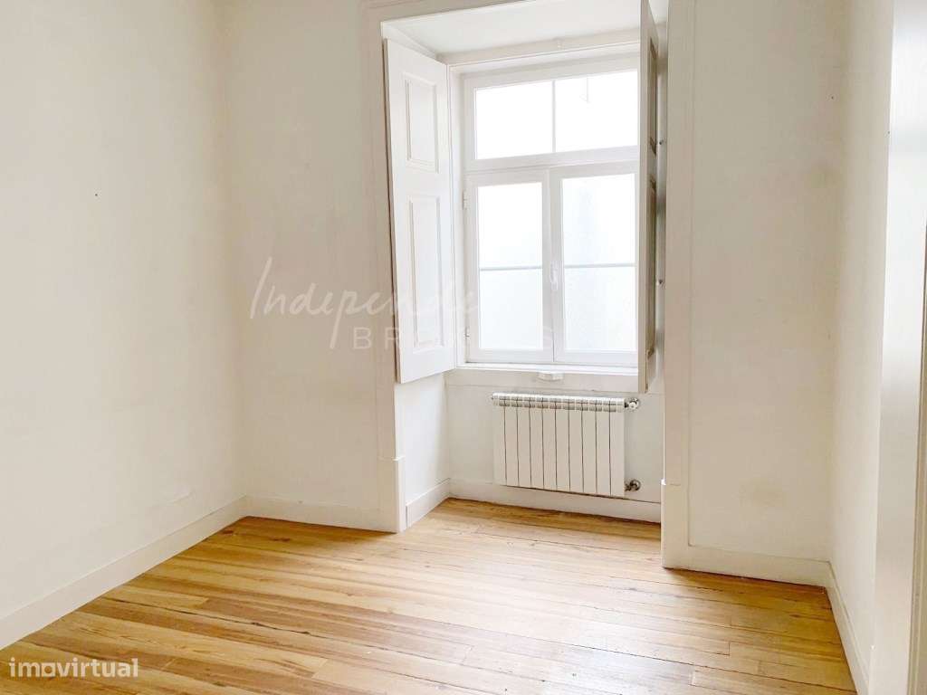 EXCELENTE T3+1 NO CORAÇÃO DO CHIADO - LISBOA - Grande imagem: 3/15