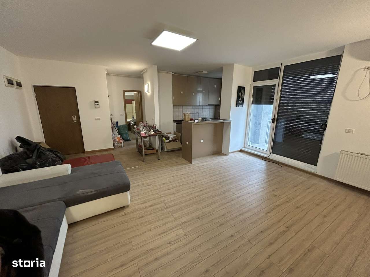 Apartament cu balcon și garaj, în Aradului West-4