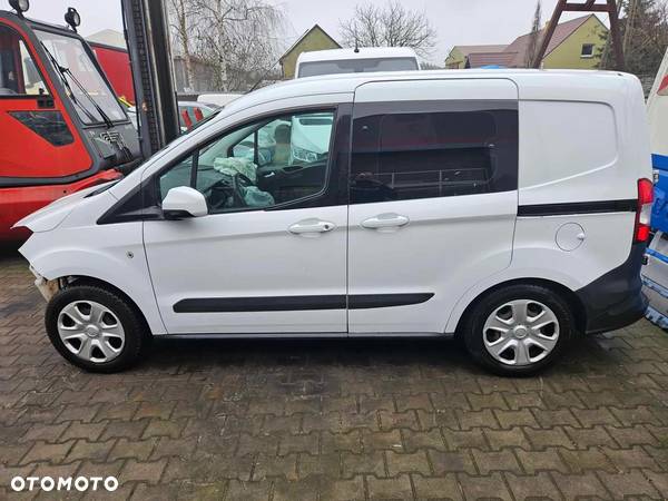 Ford Transit Courier - 9