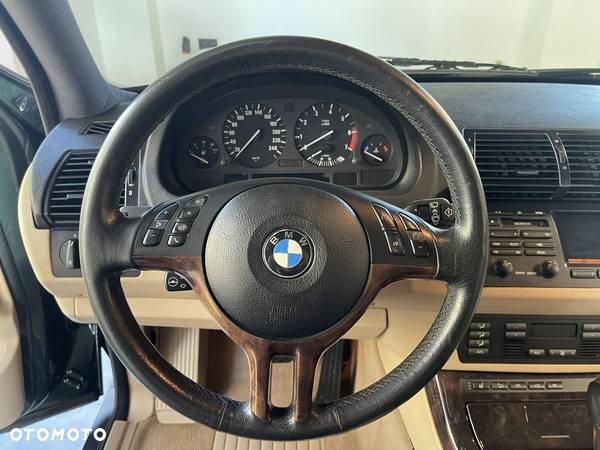 BMW X5 4.4i - 20