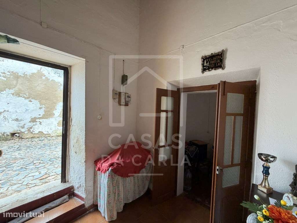 Moradia T2 com quintal e garagem em Selmes-12
