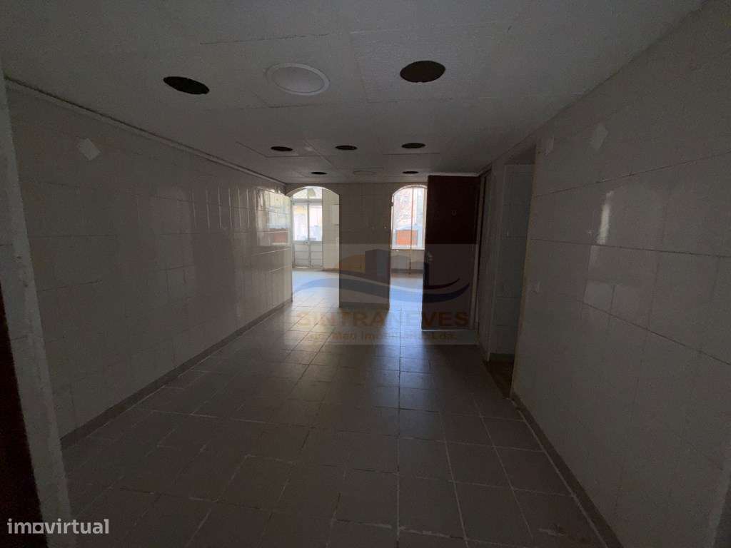 Loja com 95 m² | Licença para Comércio | Extração de Fumos | Locali... - Grande imagem: 3/13