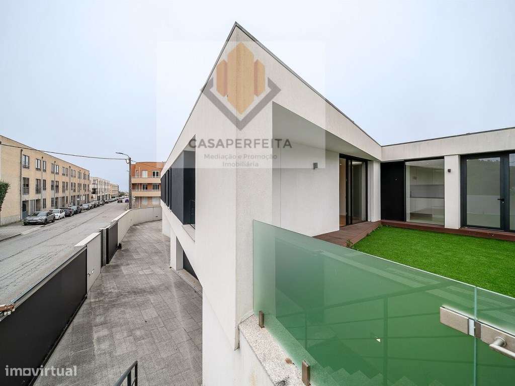 Luxuosa Moradia T4 a 150 metros da Praia - Madalena-55