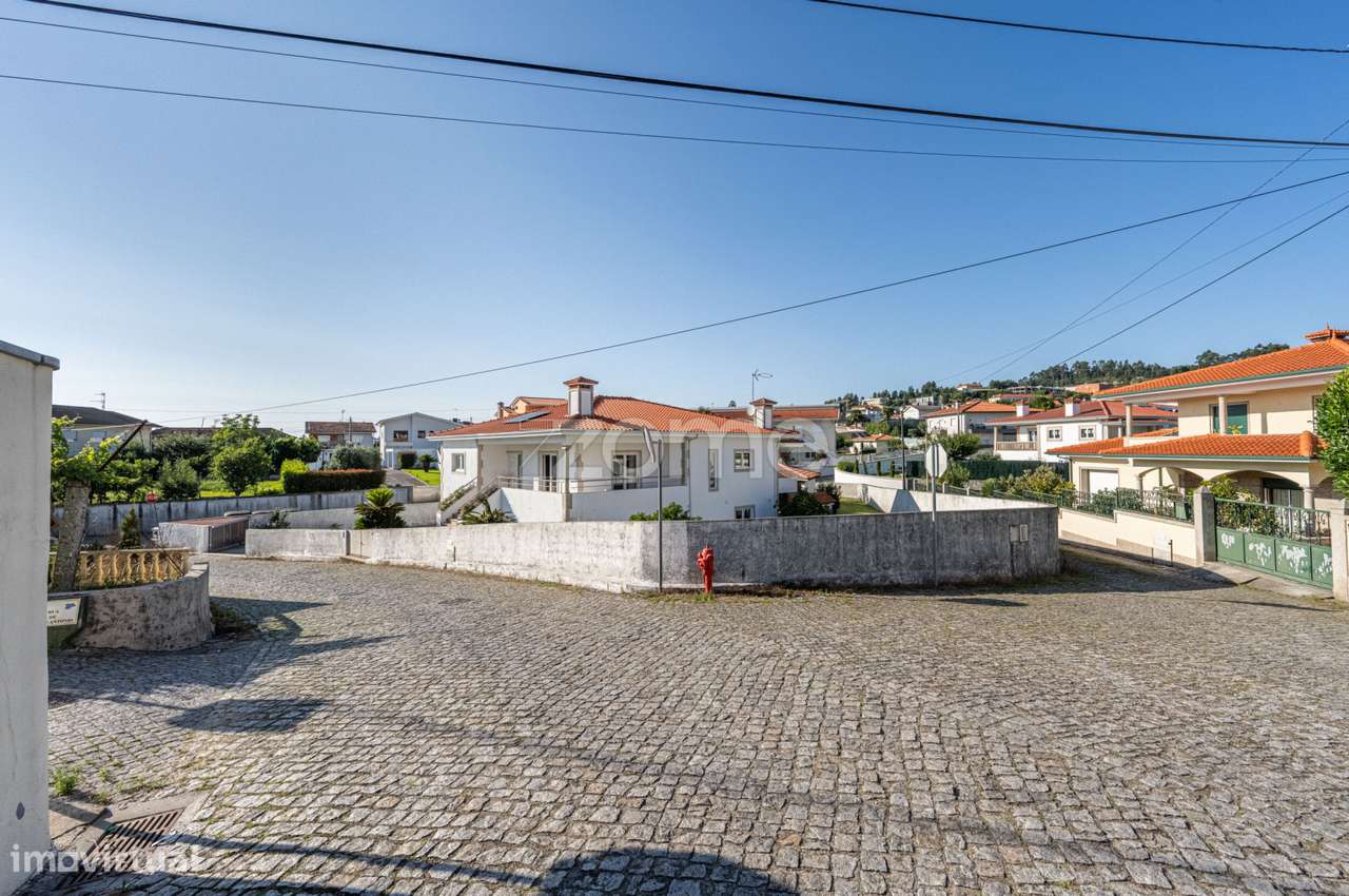 Moradia T3 individual com jardim e churrasqueira em Santo Tirso - Grande imagem: 5/54