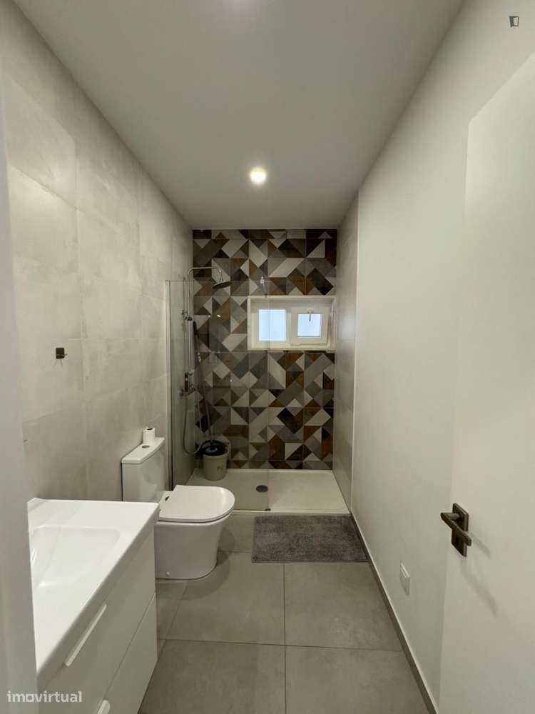 Quarto - localizado em Setubal - Grande imagem: 5/10