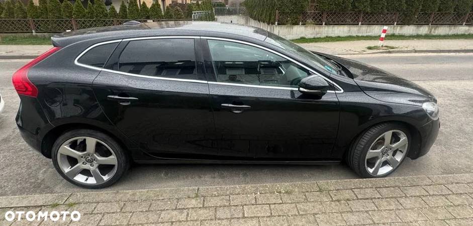 Volvo V40 CC D3 Momentum - 1