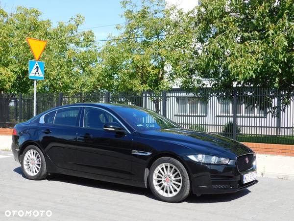 Jaguar XE 2.0 D Pure - 3