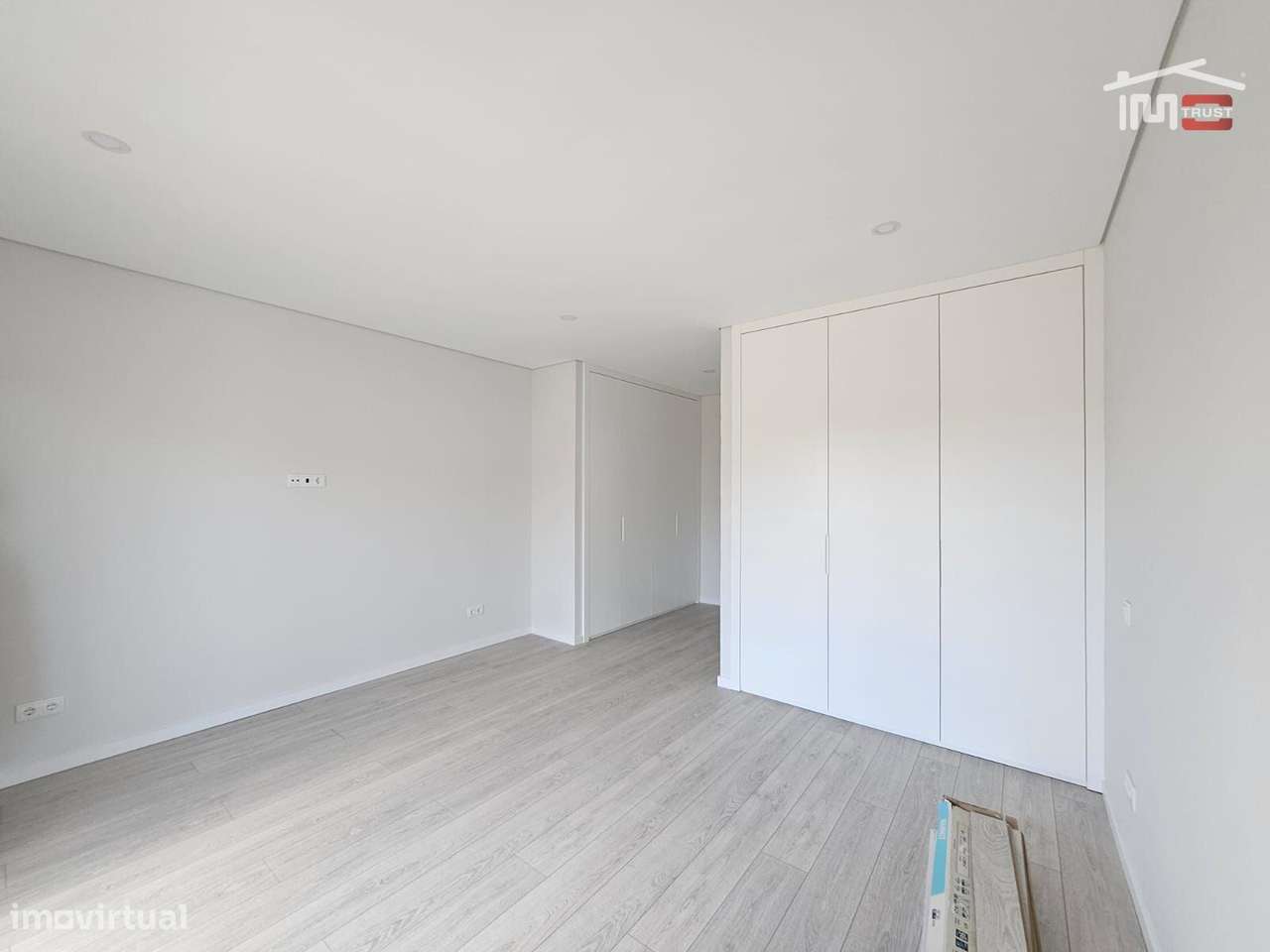 Moradia Nova T3 em Fernão Ferro com Piscina, Duas Suites, - Grande imagem: 4/39