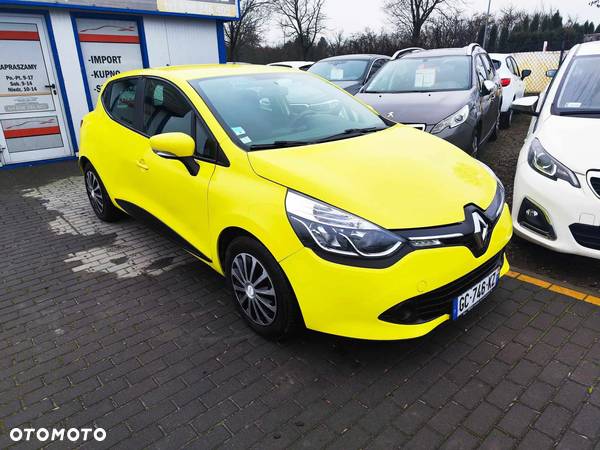 Renault Clio 1.2 16V 75 Life - 13