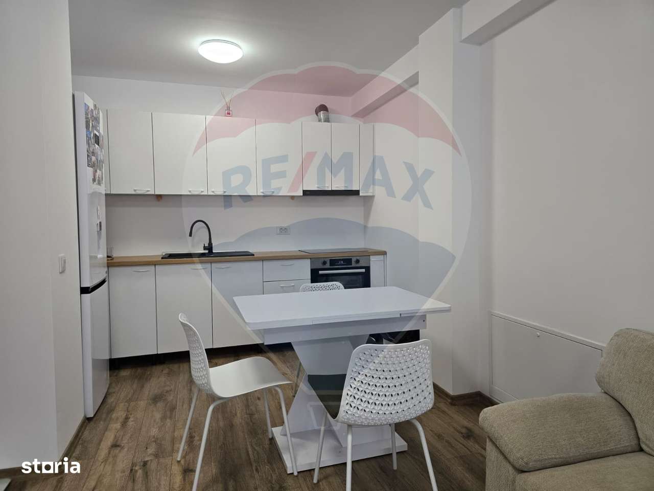 Apartament  cu 2 camere de vânzare - Imagine principală: 2/7
