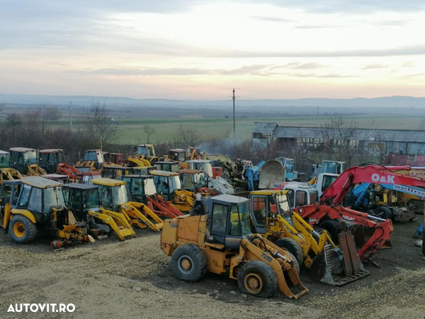 Dezmembrez CAT, KOMATSU, CASE, FIAT HITACHI, NEW HOLLAND, JCB, VOLVO... - 5