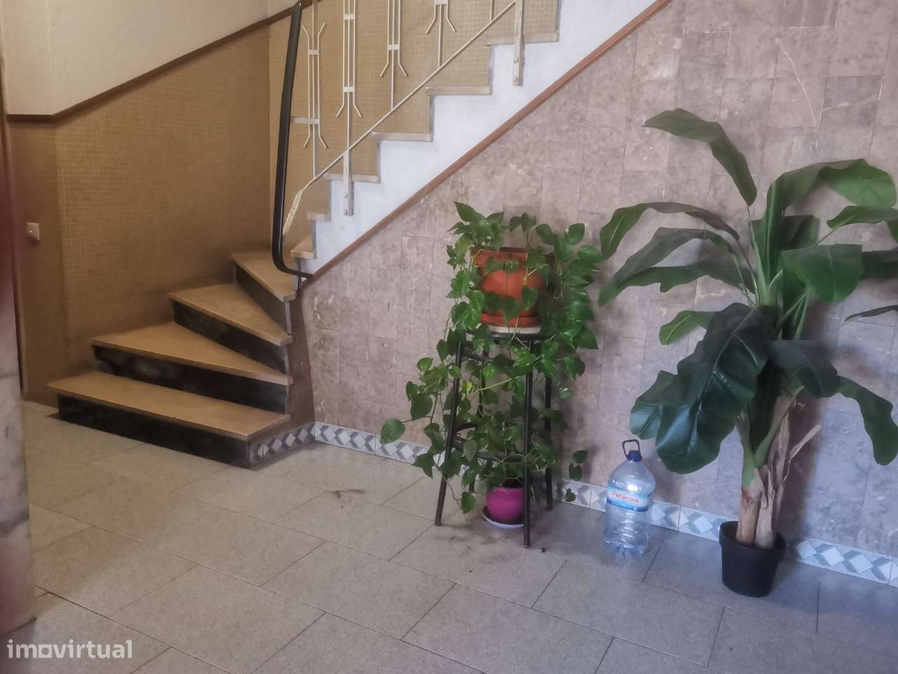 T2 com varanda, elevador e vista urbana - Cidade da Maia-5