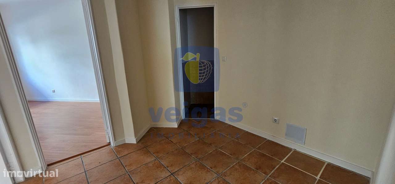 Apartamento T2 transf. em T3 Tapada das Mercês-13