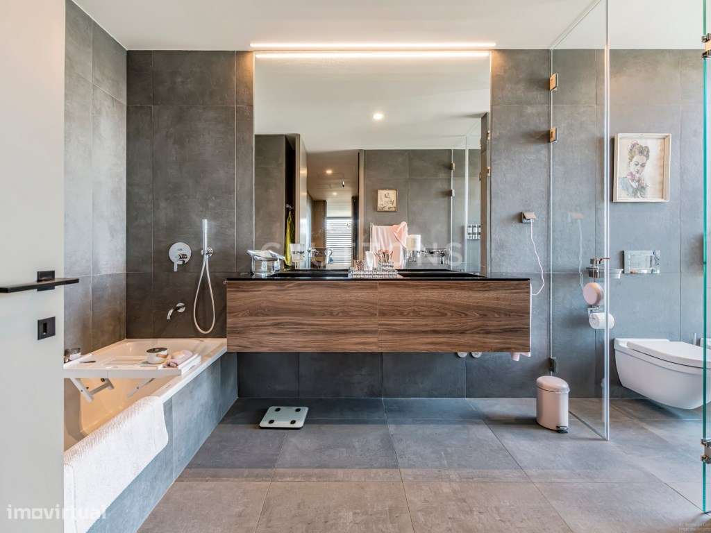 Venda Moradia T3 | Condomínio, Piscina privada e vista mar, Estoril...-17