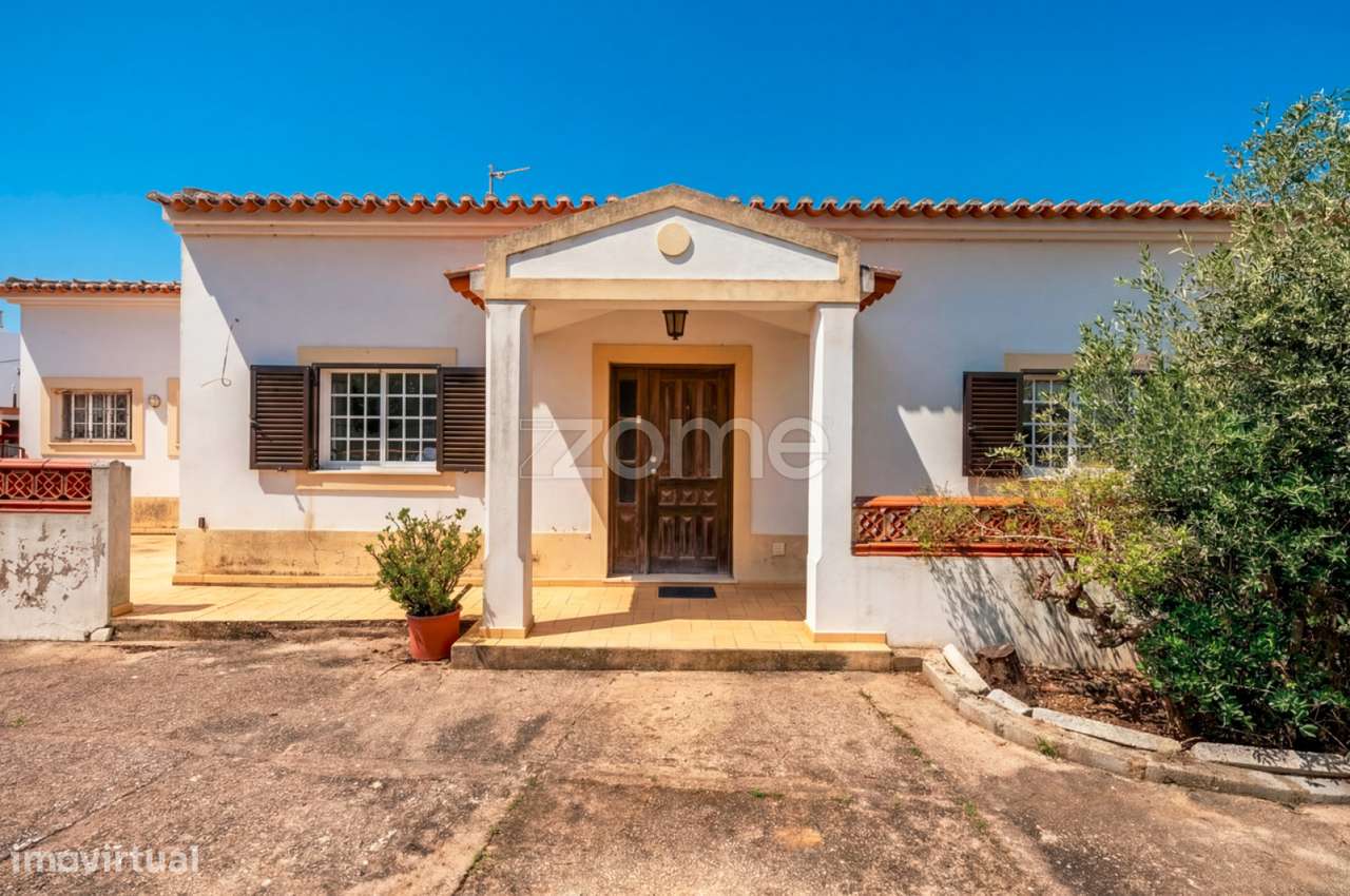 Moradia  T6 Independente em Odiáxere inserida em lote de 3043 m2 - Grande imagem: 4/37