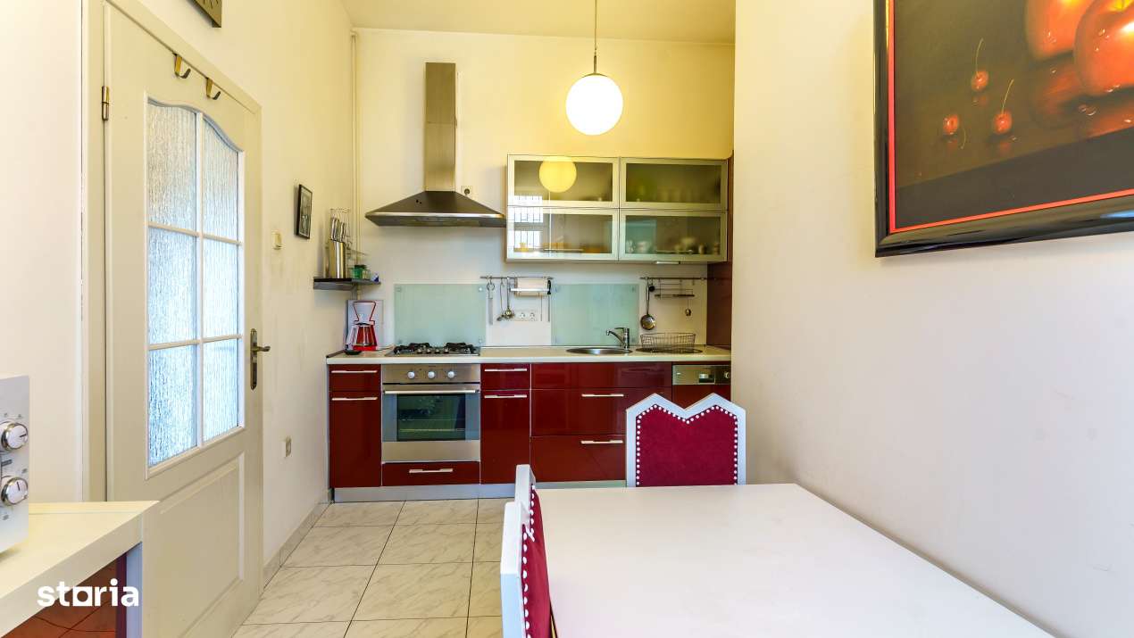 Apartament in centrul orasului,zona SORA,cladire monument–un fragmen-7