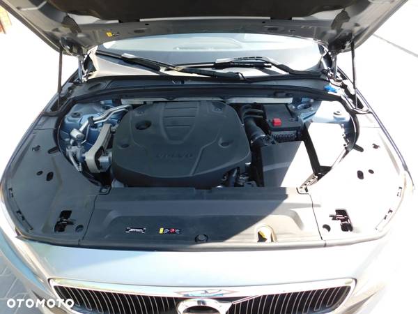 Volvo S90 D3 Geartronic Momentum Pro - 24