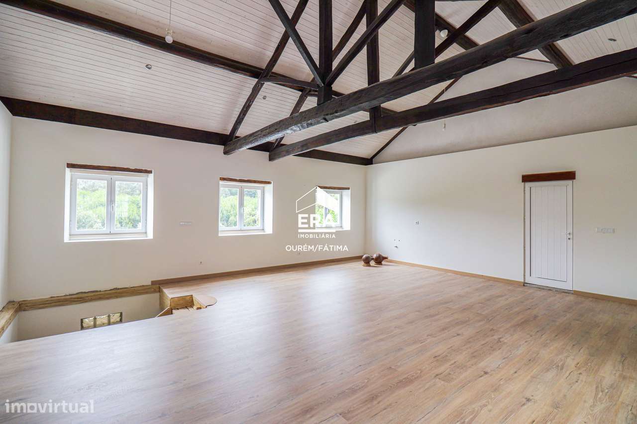 Moradia T3 localizada em Espite-8