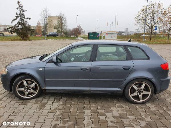 Audi A3 2.0 TDI Sportback DPF quattro Ambition - 2