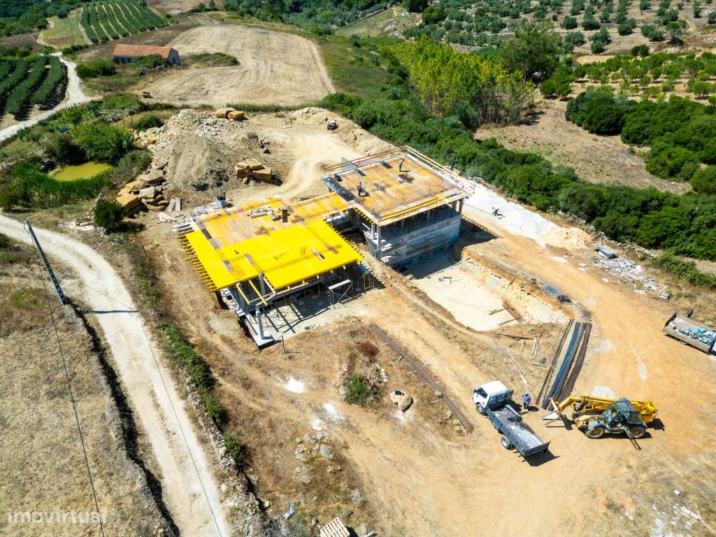Moradia T4 moderna em construção com piscina em Évora de Alcobaça-28