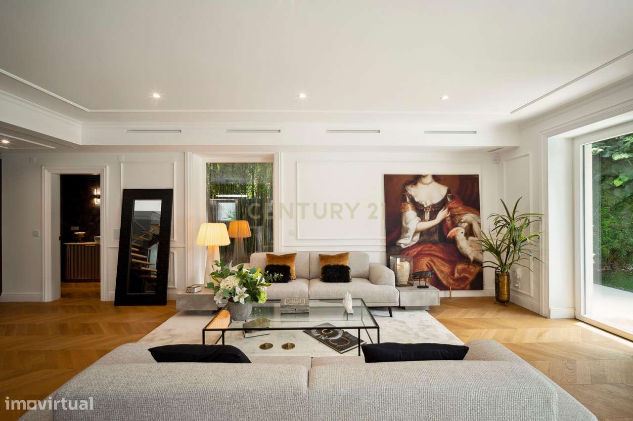 Moradia isolada T3+1 com jardim, piscina e guest house no centro de Ca - Grande imagem: 3/33