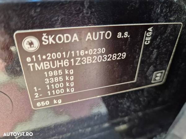 Skoda Octavia Combi 2.0 TDI DPF DSG RS - 27