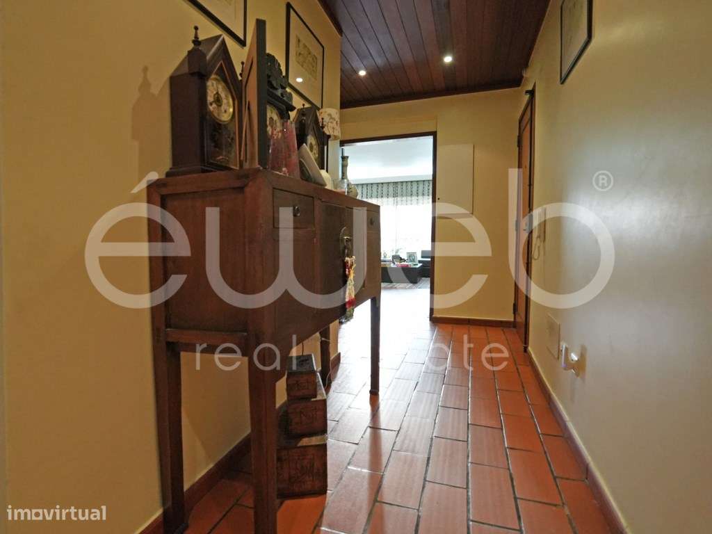 Apartamento T3 com varanda, Luísa Todi-9