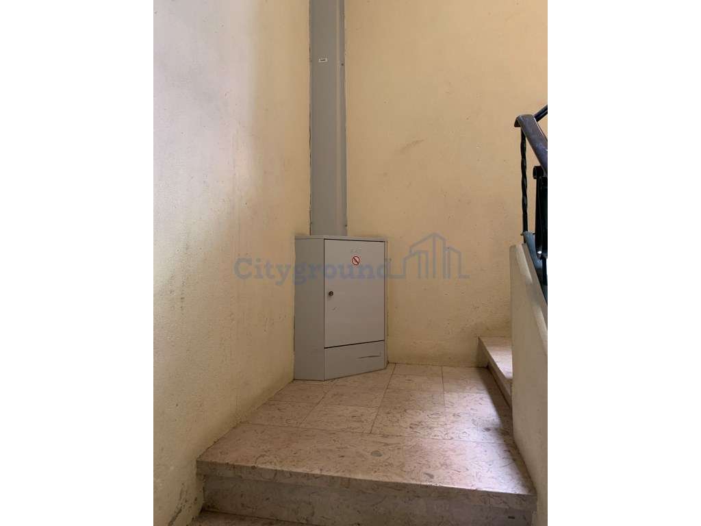 Prédio para rendimento na Cova da Piedade, Almada-6