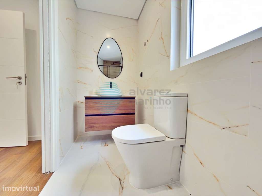 Moradia T3, com espaço exterior e anexo-14