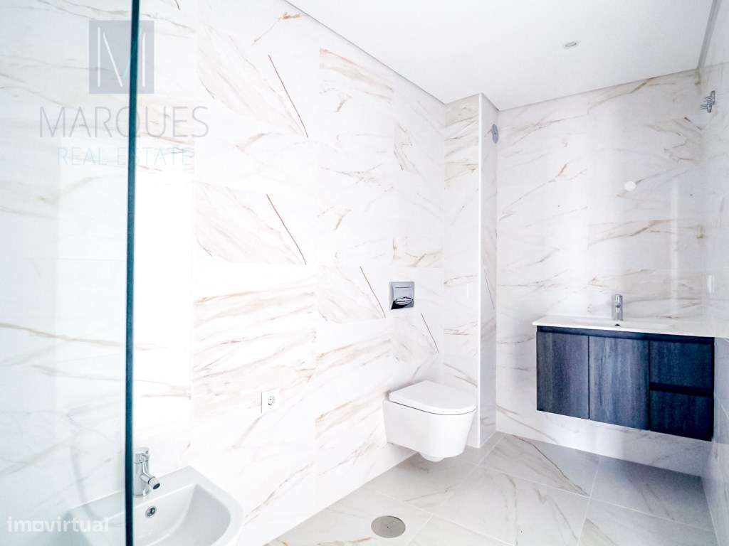 Apartamento T3 com Parqueamento em Santa Marta do Pinhal - Corroios-6