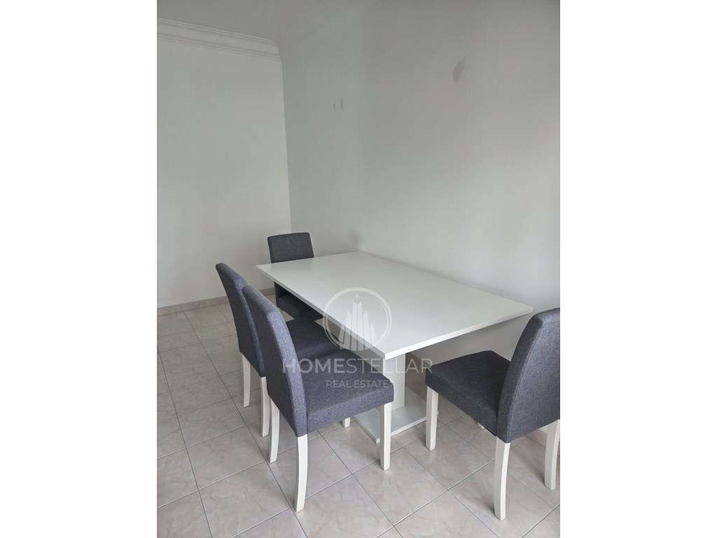 Apartamento T3 com varanda e arrecadação-12