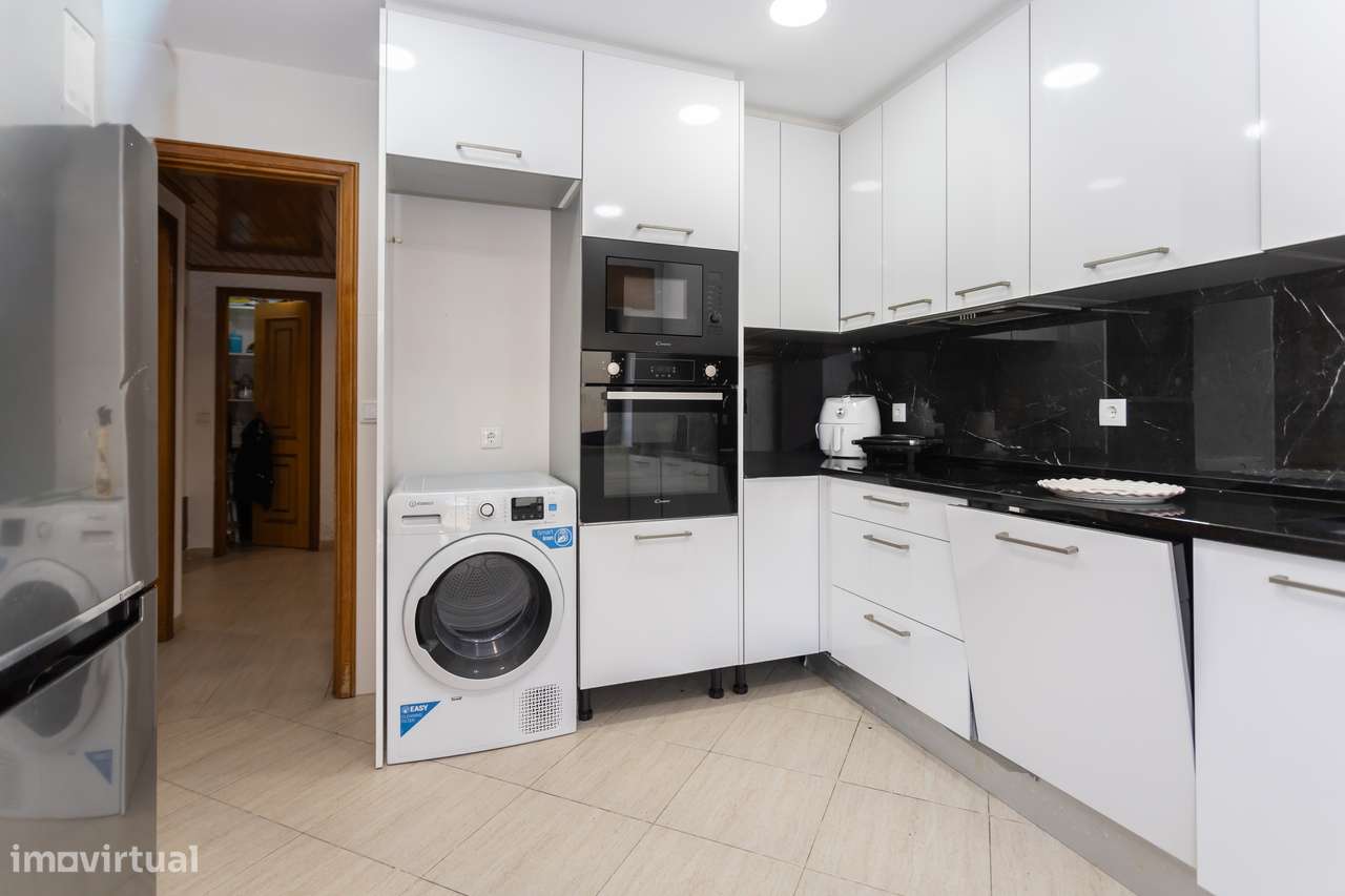 Apartamento T2 em Sesimbra num condomínio com piscina-15