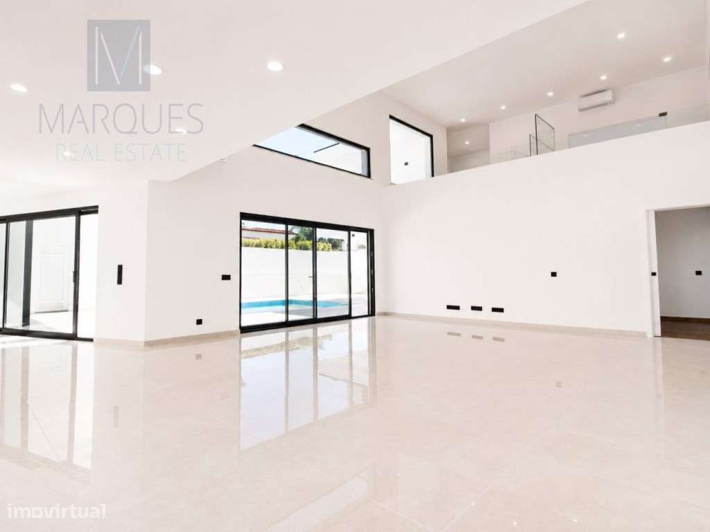 Moradia Isolada T4 com 3 Suites, Jardim e Piscina na Verdizela-20