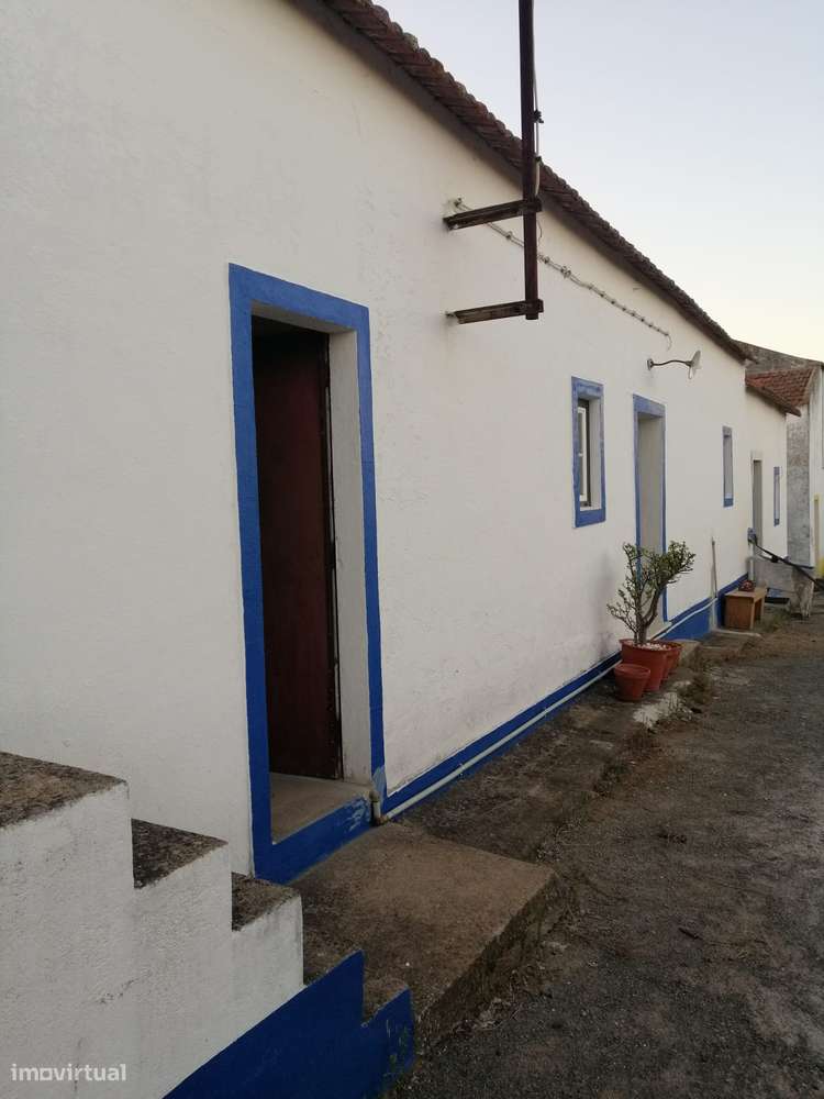 Moradia T2 antiga por remodelar em Marianos - Grande imagem: 3/5