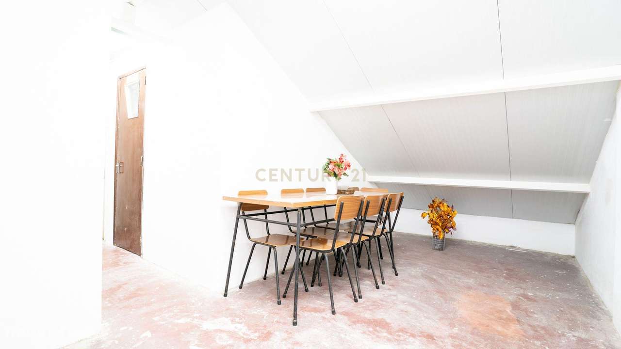 Apartamento T2 + 1* - Remodelado, em Queluz-46