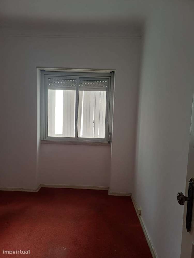 T2+1 nas Farinheiras/Torre da Marinha - Grande imagem: 4/17