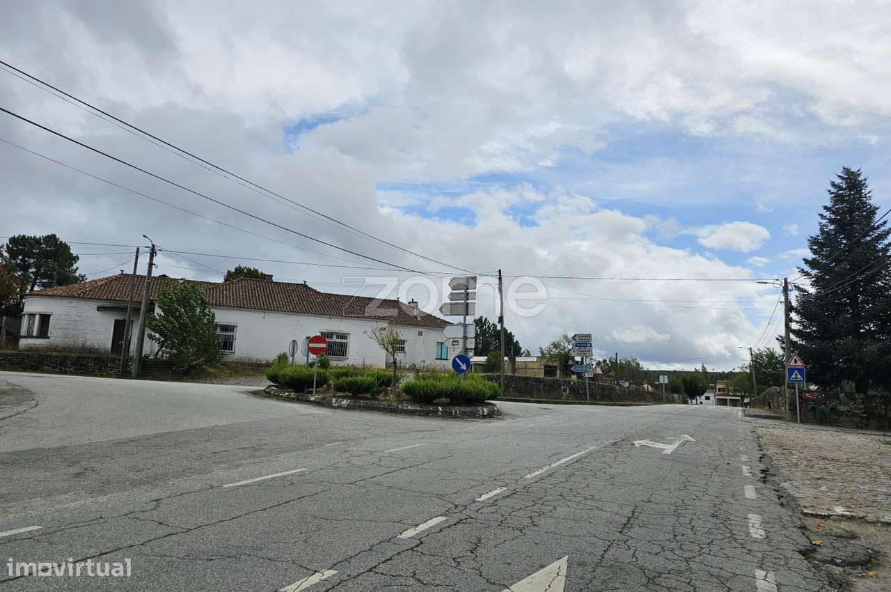 Prédio Urbano com Comércio e Habitação – Aldeia de Chã, Alijó - Grande imagem: 5/10