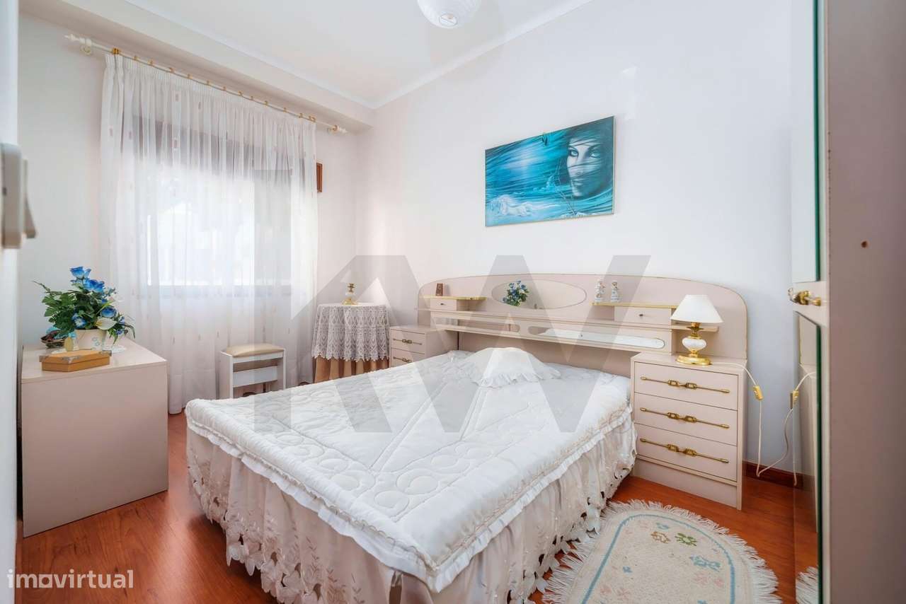Apartamento T3 com espaço exterior no centro de Vila Real de Santo Ant-11