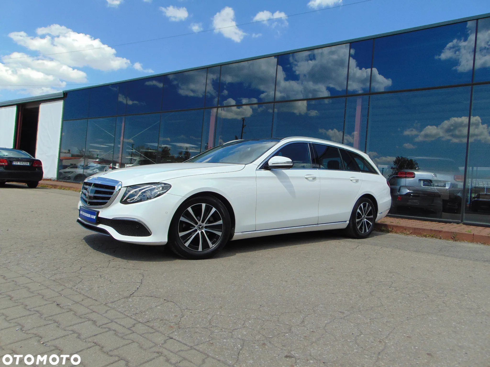 Mercedes-Benz Klasa E 220 d T 9G-TRONIC Avantgarde - 2