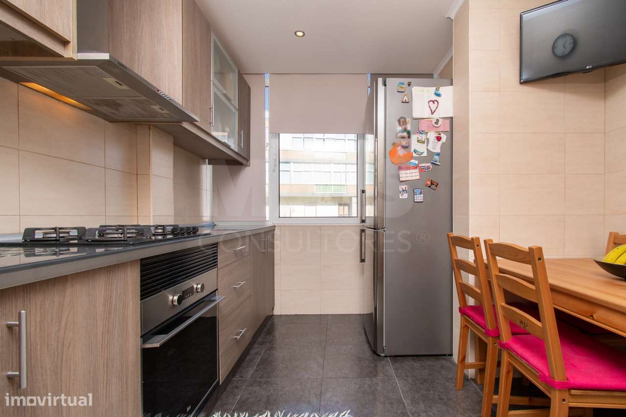 Apartamento T3 remodelado C/ elevador - Grande imagem: 4/23