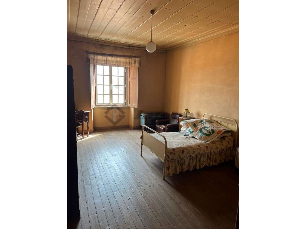 Moradia senhorial localizada na Vila de Aljustrel-13