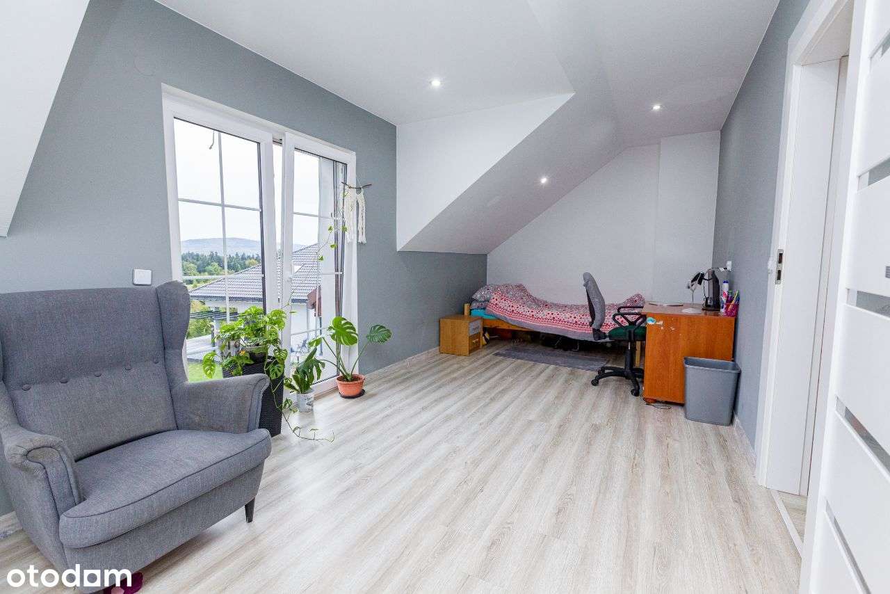 Kilkuletni dom pod lasem (Pod Łyską)-11