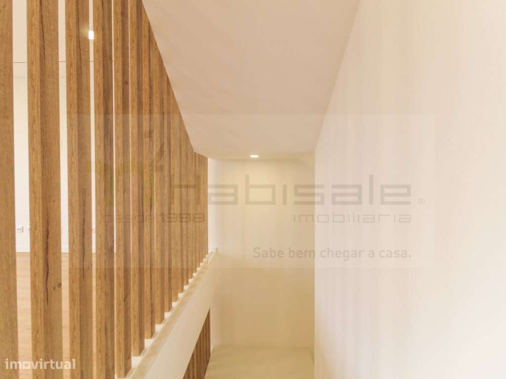 Moradia de Luxo com elevador, piscina e vista panorâmica, em Loures-31