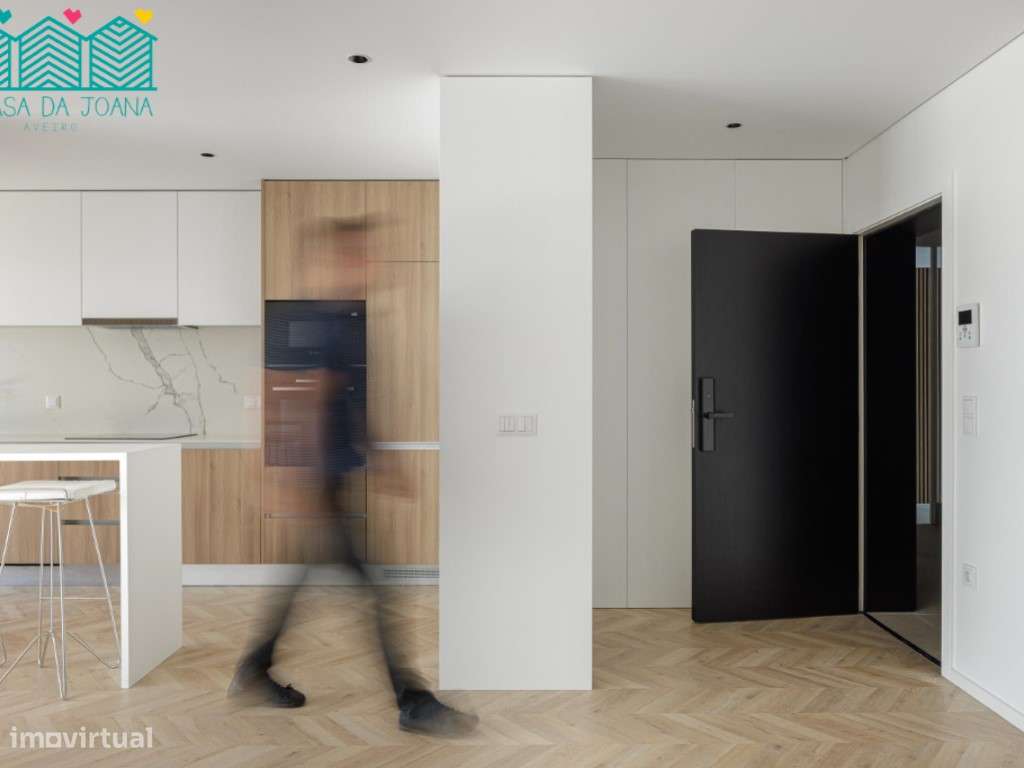 Apartamento T2 com Terraço na Praia da Barra-5